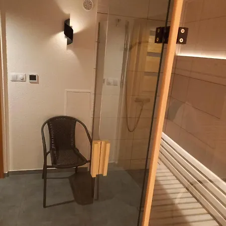 Semesterbostad Gorczanskie Sauna *